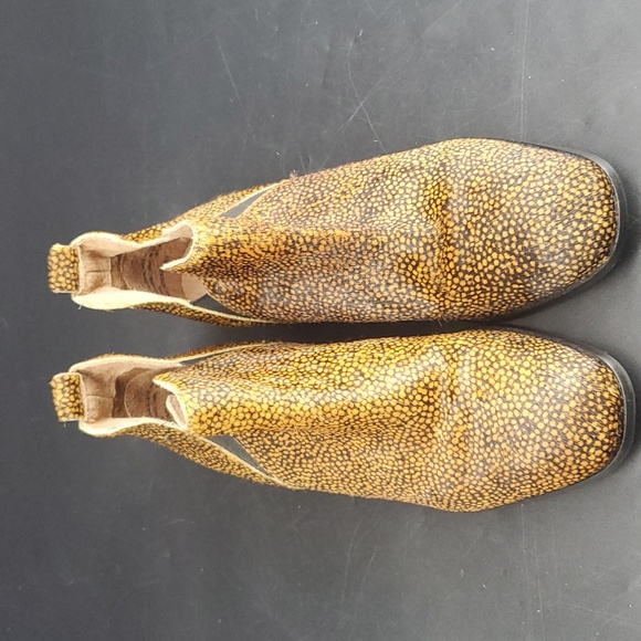 Anthropologie Seychelles Offstage Chelsea Boots Animal Print 8.5 - Picture 3 of 11